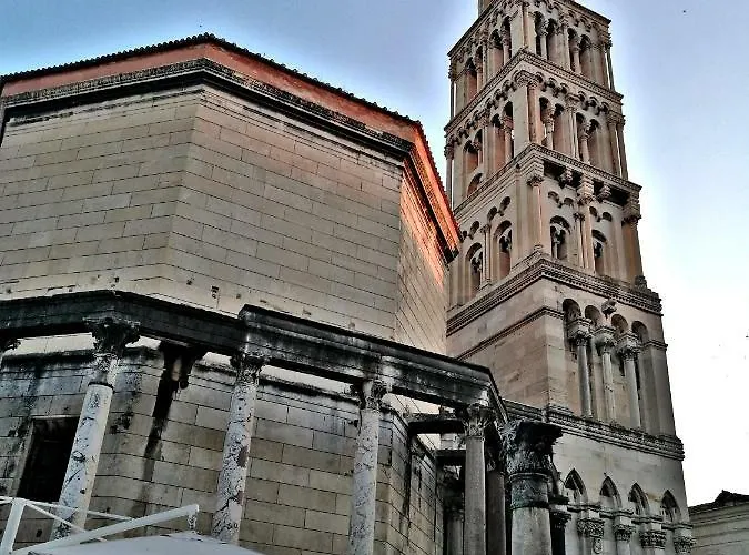 Sfinga In The Heart Of Diocletian's Palace * 斯普利特