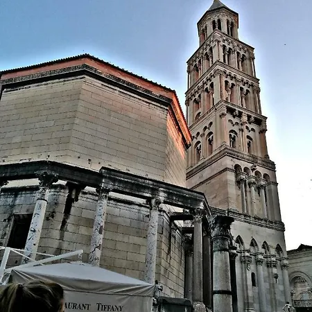 Sfinga In The Heart Of Diocletian's Palace * Split