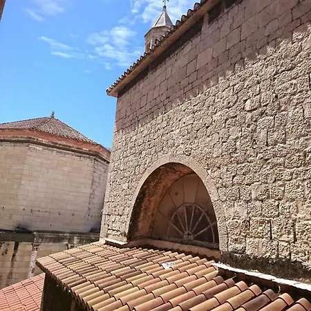 Sfinga In The Heart Of Diocletian's Palace Lägenhet